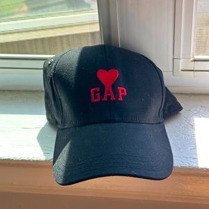 GQ x Gap AMI baseball cap ❤️🖤 - NWOT